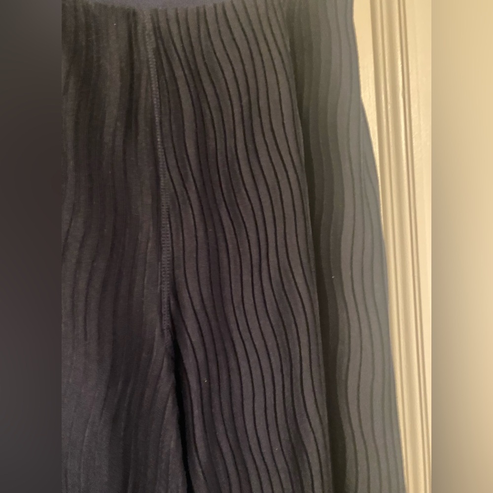 Anthropologie navy plisse wide leg pant. - Picture 7 of 7